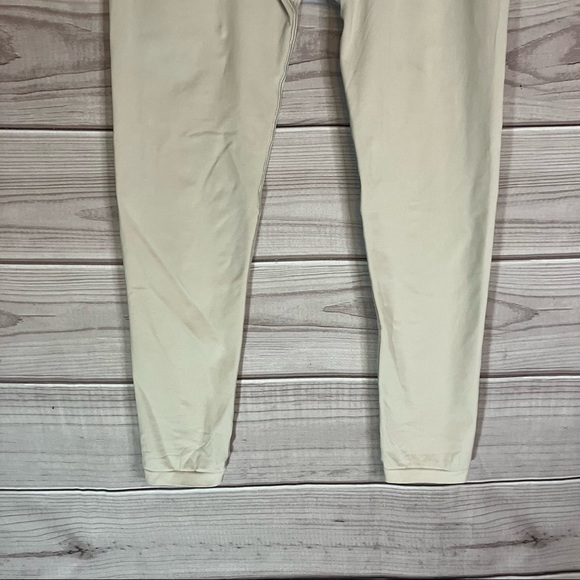 GYM Shark Fit Seamless High Rise Leggings in Grey - Picture 4 of 8